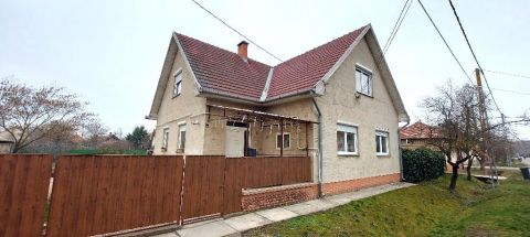 Eladó Ház 5440 Kunszentmárton 5440 Kunszentmárton, Jó, csendes