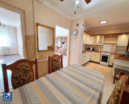 Eladó Lakás 6000 Kecskemét , ELSŐ EMELETI 3 SZOBÁS LAKÁS