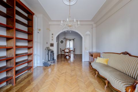 Eladó Lakás 1143 Budapest 14. kerület , ***Gizella úton 2+1 szoba hallos két erkélyes lakás***