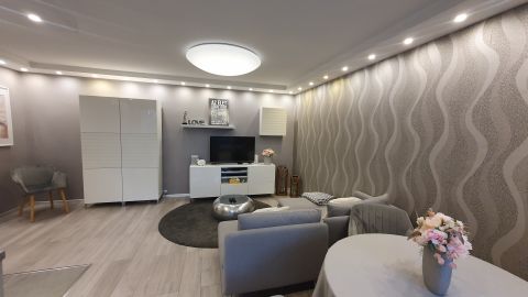 Eladó Lakás 1041 Budapest 4. kerület Stílusos,74 m2-es,tágas,erkélyes,otthon parkos környezetben