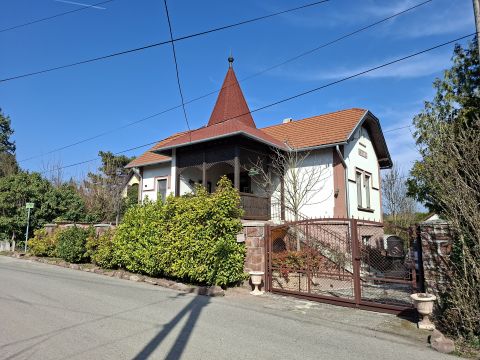 Eladó Ház 8253 Révfülöp , Valóban elbűvölő romantikus villa a strand közelében!