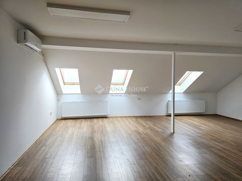 7630 Pécs , Basamalom úton felújított 260 nm-es iroda — 1/13