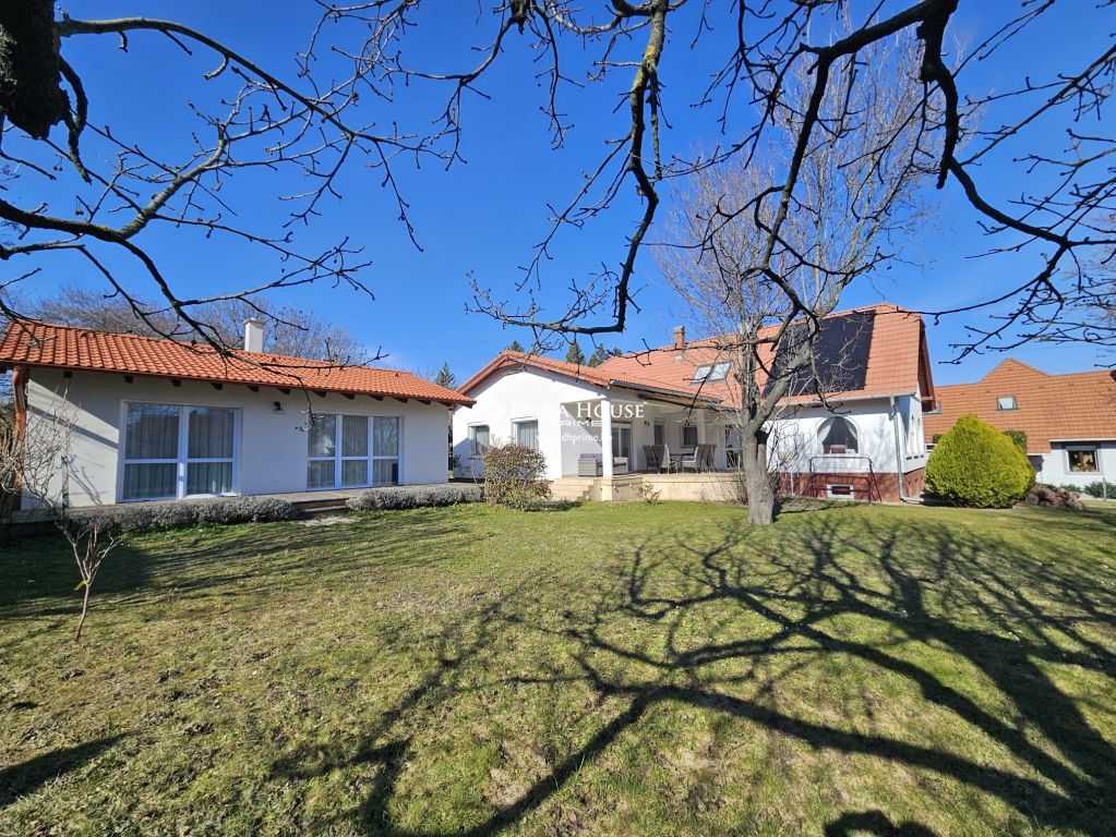 Eladó ház, Balatonalmádi