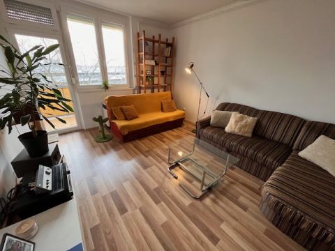 Eladó Lakás 6000 Kecskemét Nyíri úton, erkélyes 55 m2-es, 2 szobás lakás eladó