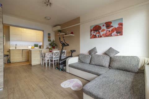 Eladó Lakás 8000 Székesfehérvár 