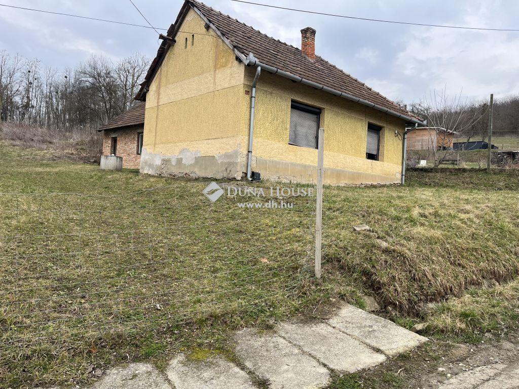 8932 Gyűrűs , Gyűrűs, faluközpont — 1/28
