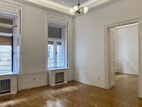 Eladó Lakás 1055 Budapest 5. kerület 2 bejáratos - remek lokáció - kiváló elosztás