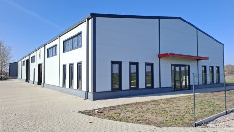 Eladó Ipari 5000 Szolnok 