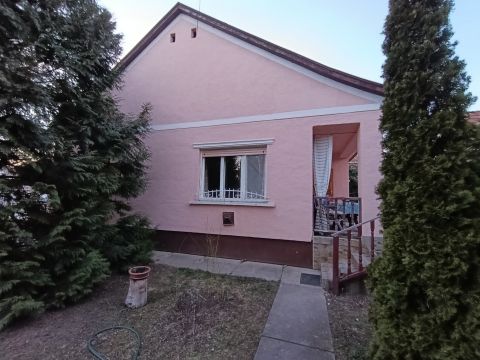 Eladó Ház 6050 Lajosmizse Lajosmizse 3 szobás családi ház