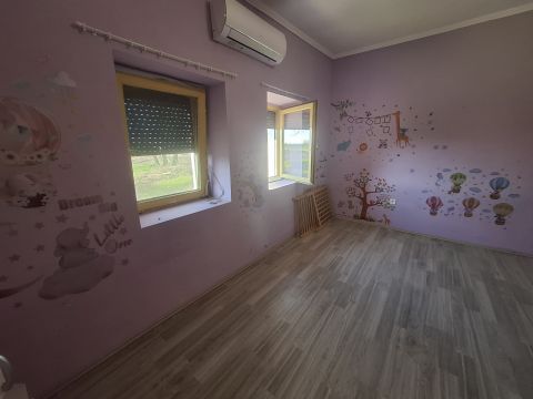 Eladó Ház 6112 Pálmonostora Jó állapotú, 3 szobás ház új villanyhálózattal