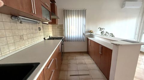 Kiadó Ház 5675 Telekgerendás 