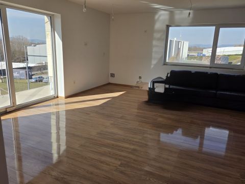 Eladó Ház 2146 Mogyoród , Napraforgó u