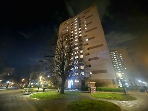 Eladó Lakás 1039 Budapest 3. kerület , Panelprogramos társasházban 31 m2 LOGGIÁS garzon lakás eladó