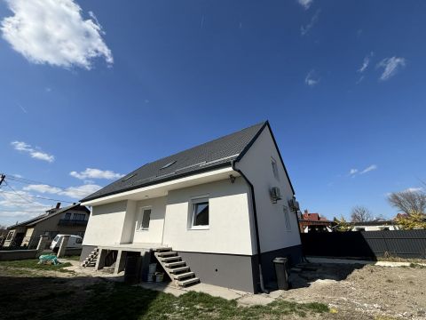 Kiadó Lakás 9200 Mosonmagyaróvár , Fuvaros utca környéke 