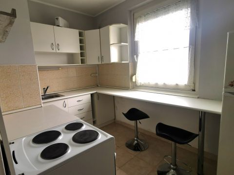 Kiadó Lakás 2836 Baj 