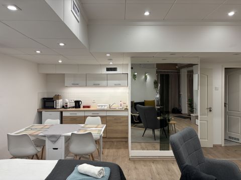 Eladó Üzlethelyiség 4024 Debrecen Kálvin tér frekventált részén