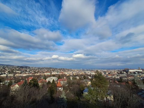 Kiadó Lakás 1122 Budapest 12. kerület Frissen felújított, panorámás, erkélyes lakás Kissvábhegyen