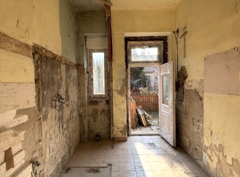 Eladó Lakás 1103 Budapest 10. kerület szigetelt, saját kertes mini lakás - szuper 1/1 tulajdon