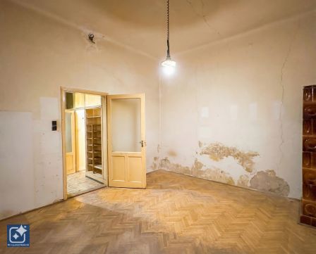 Eladó Lakás 1077 Budapest 7. kerület , Felújítandó lakás a körút közelében