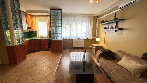 Eladó Lakás 1033 Budapest 3. kerület Kaszásdűlőn