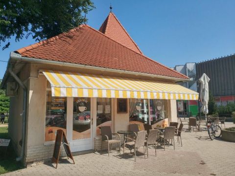 Eladó Üzlethelyiség 5440 Kunszentmárton , 5440 Kunszentmárton, Jó, központi