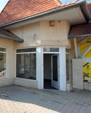 Eladó Üzlethelyiség 5440 Kunszentmárton , 5440 Kunszentmárton, Jó központi