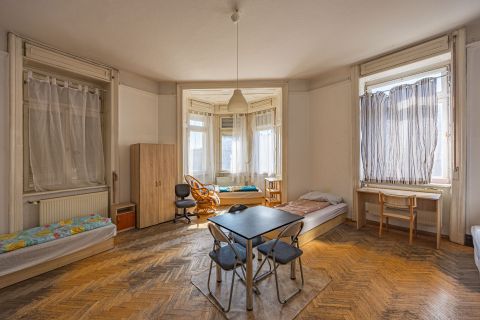 Eladó Lakás 1073 Budapest 7. kerület New York kávéházra néző nagypolgári saroklakás