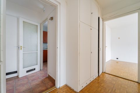 Eladó Lakás 1035 Budapest 3. kerület Miklós utcában felújítandó 3 szobás 73nm-es lakás