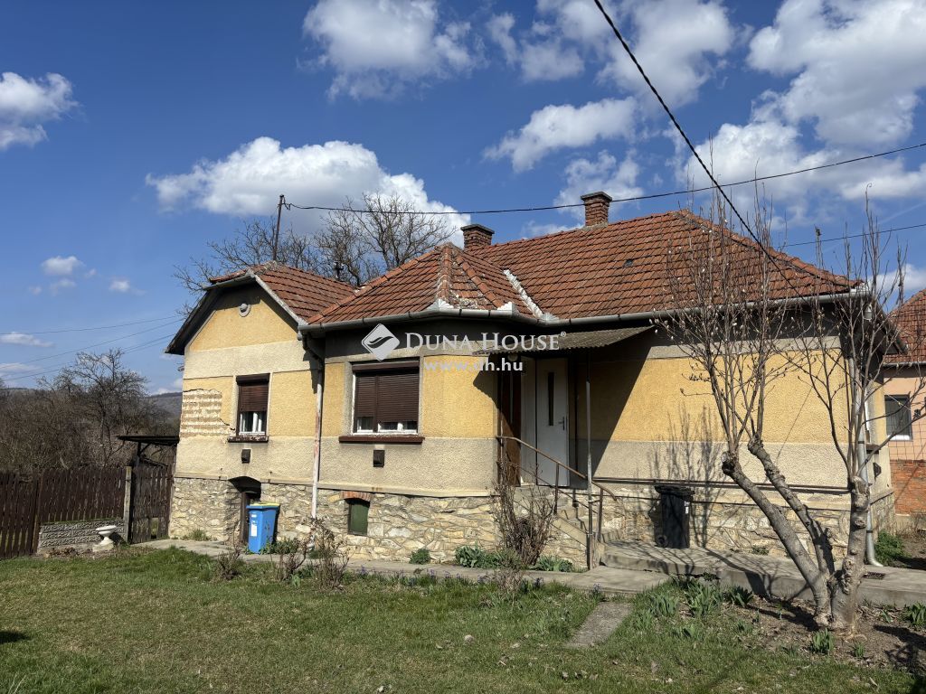 3752 Szendrő , Csáky-kastély közelében — 1/11