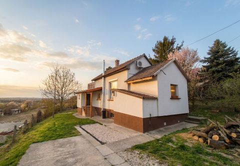 Eladó Mezőgazdasági 2461 Tárnok , Tárnoki Kőfejtő, Tárnok, Újhegyi út, 2461