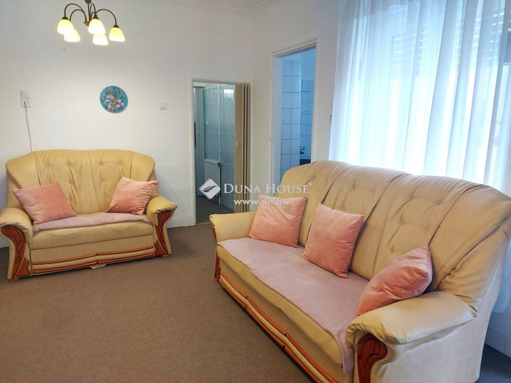 6200 Kiskőrös , Gazdabolt közelében — 1/21