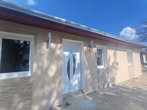 Eladó Ház 2737 Ceglédbercel , Ceglédbercel Iskola közelében 2 szobás házrész eladó 