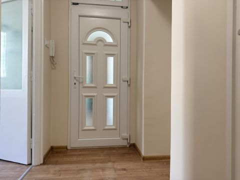 Eladó Lakás 6000 Kecskemét Kecskeméten teljeskörűen felújított lakás eladó 