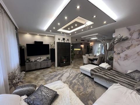 Eladó Ház 6000 Kecskemét , Modern családi ház telephely lehetőséggel Kadafalván