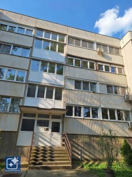 Eladó Lakás 7632 Pécs === Földszinti felújított kertvárosi lakás===