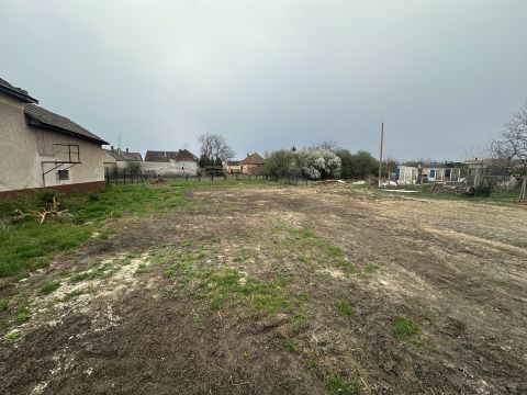 Eladó Telek 2750 Nagykőrös , Csendes,belváros közeli utcában épitési telek eladó