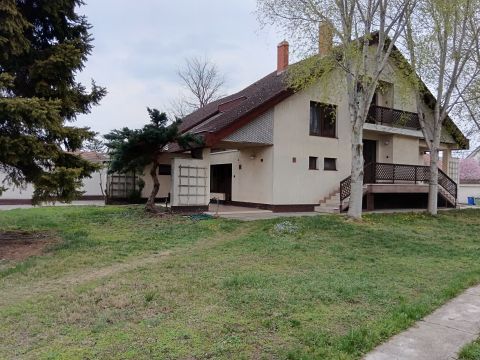 Eladó Ház 2700 Cegléd , Nincs cím