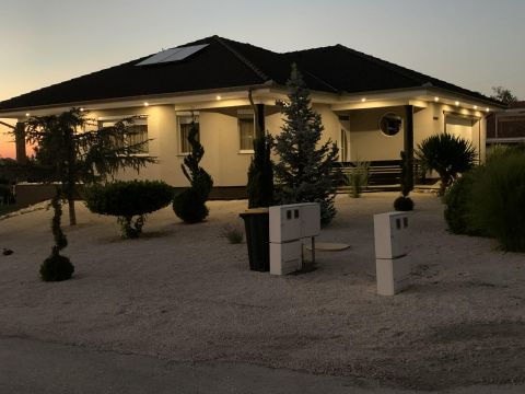 Eladó Ház 6239 Császártöltés HALASTAVAK / ÁLLATSIMOGATÓ / PRÉMIUM OTTHON EGYBEN!