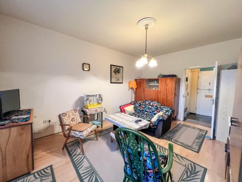 Eladó Lakás 1204 Budapest 20. kerület Vécsey lakótelepen, parkra néző erkéllyel