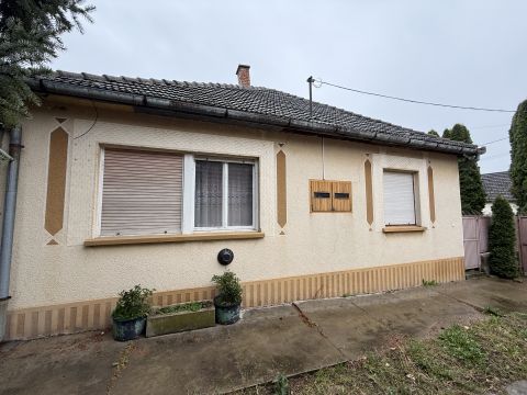 Eladó Ház 6343 Miske 