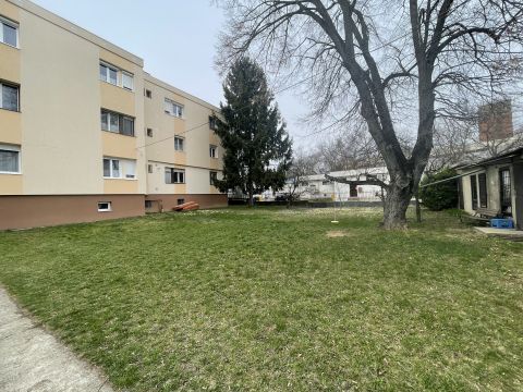 Eladó Lakás 8200 Veszprém 