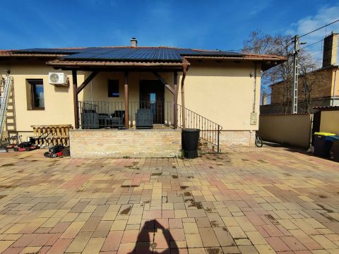 Eladó Ház 2200 Monor Monor Ady általános iskola közelében