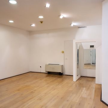 Eladó Üzlethelyiség 7622 Pécs 