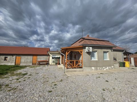 Eladó Ház 3388 Poroszló , Poroszló Sarokház cuki