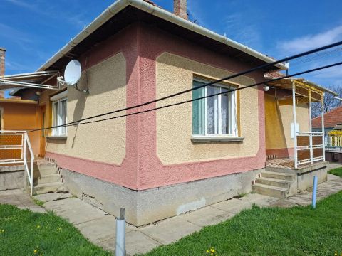 Eladó Ház 5720 Sarkad , 5720 Sarkad, Ady Endre utca környéke