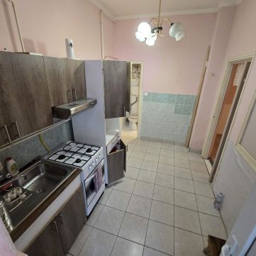 Eladó Lakás 6000 Kecskemét ELADÓ KIS LAKÁS A BELVÁROS KÖZELÉBEN!