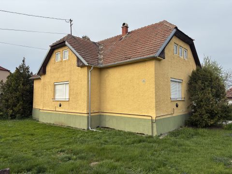 Eladó Ház 9241 Jánossomorja , Jánossomorjai Benzinkút
