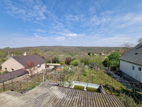 Eladó Ház 8095 Pákozd , Bella patak mellett a központban!