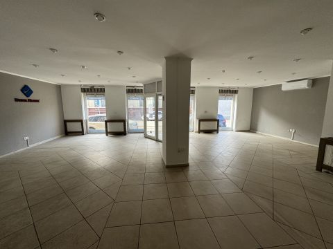 Kiadó Üzlethelyiség 6000 Kecskemét 