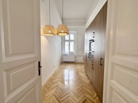 Kiadó Lakás 1085 Budapest 8. kerület , Palotanegyedben 